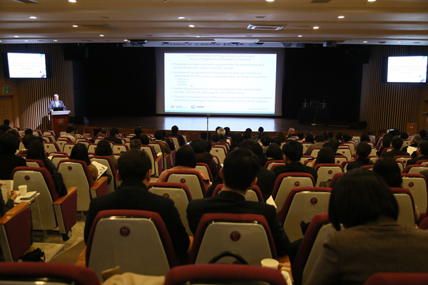 20140304_AMC-KDDF-COVANCE joint symposium